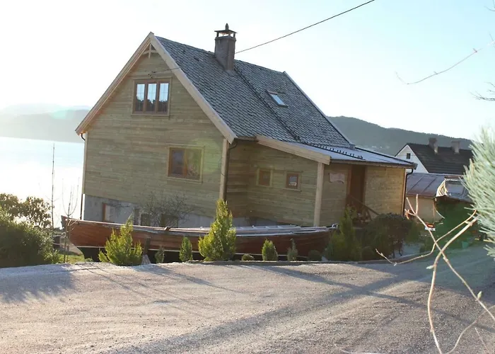 Acu Rem Tetigisti Reistad (Hordaland)