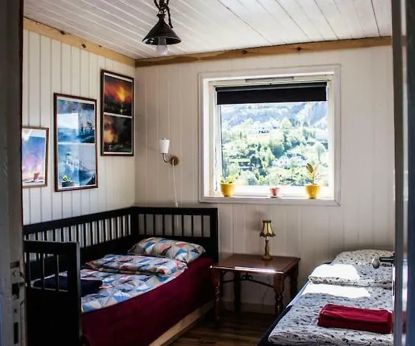 招待所 Acu Rem Tetigisti *